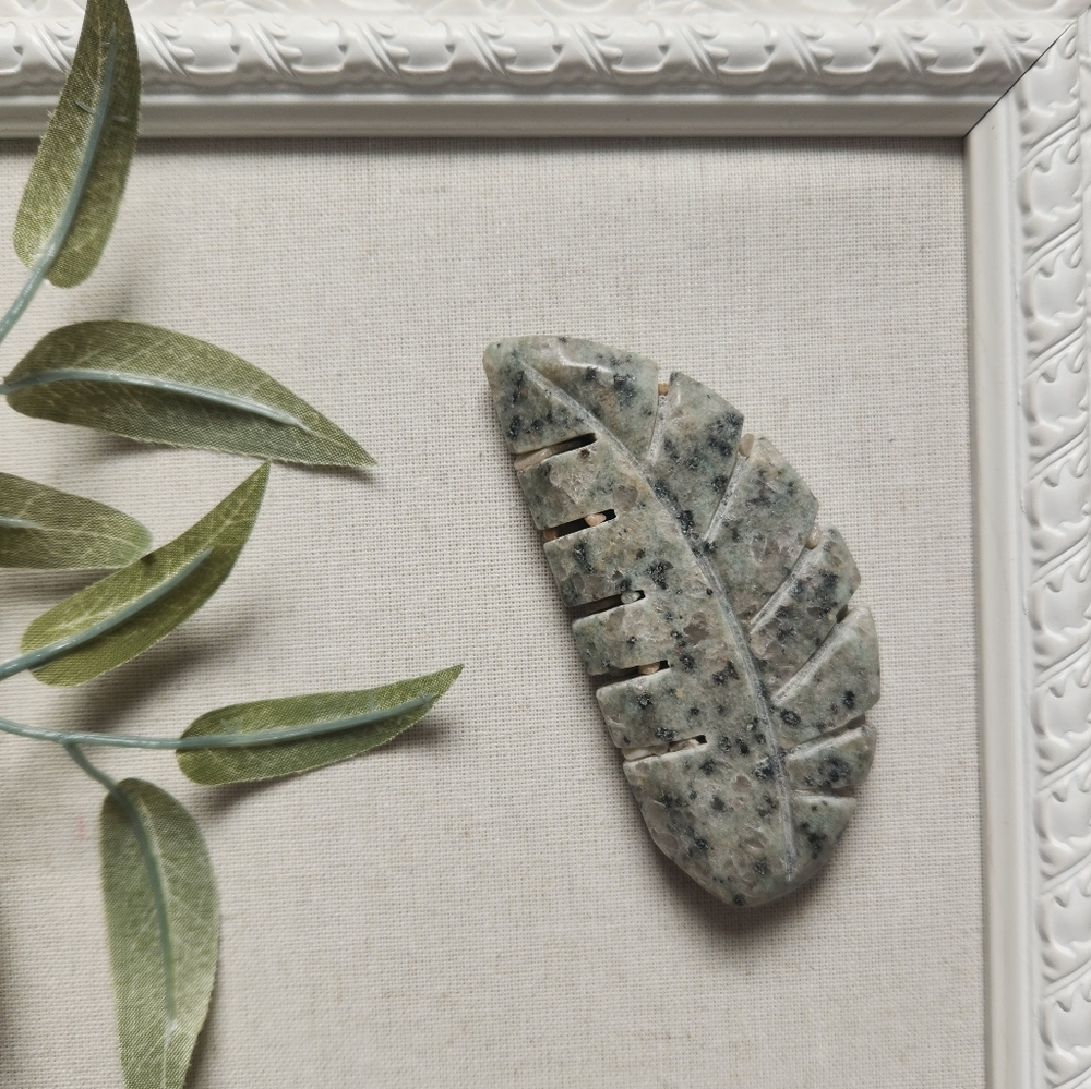 Kiwi jasper leaf carving - crystals gemstone rock